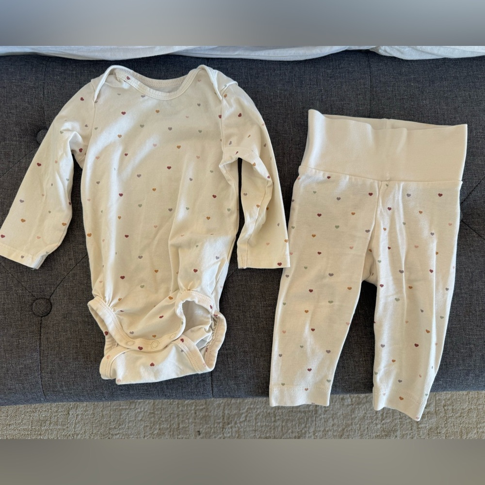 H&M Baby Girl Heart Print Bodysuit & Legging Set 3-6